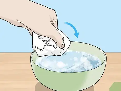 Imagen titulada Disinfect a Phone Step 11