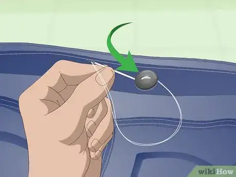 Imagen titulada Sew Suspender Buttons Step 13