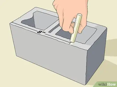 Imagen titulada Cut Cinder Block Step 2