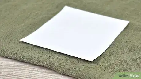 Imagen titulada Adhere Paper to Wood Step 18