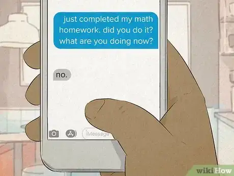 Imagen titulada Tell if a Girl Is Testing You Through Texts Step 3