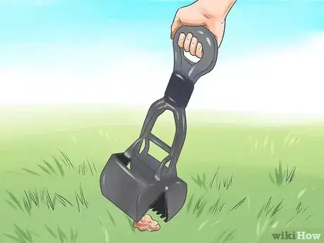 Imagen titulada Pick Up Dog Poop Step 7