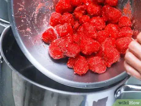 Imagen titulada Make Strawberry Juice Step 16