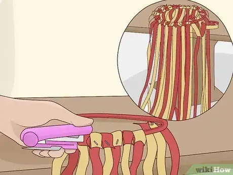 Imagen titulada Decorate With Streamers Step 4