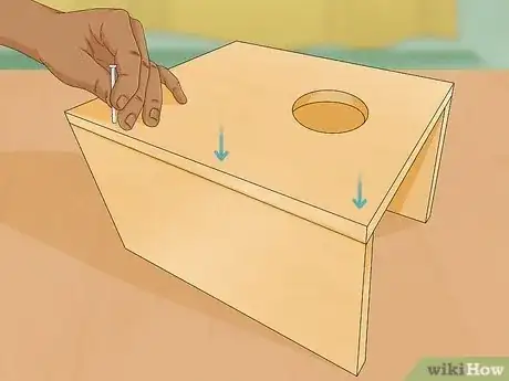 Imagen titulada Build a Squirrel House Step 6