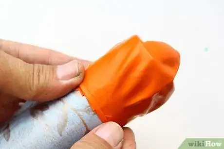 Imagen titulada Make Confetti Poppers Step 4
