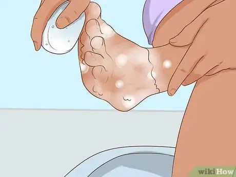 Imagen titulada Soak Tired Feet Step 8