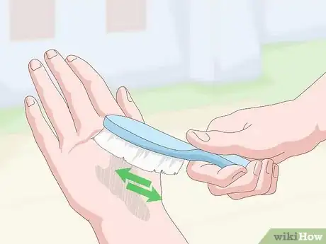 Imagen titulada Remove Tar From Skin Step 13