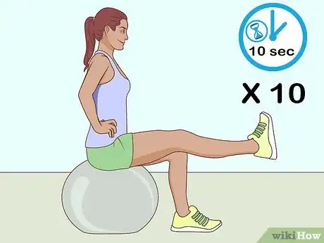 Imagen titulada Use an Exercise Ball for Beginners Step 11