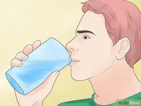 Imagen titulada Treat Sunburn on the Face Step 2