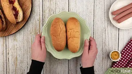 Imagen titulada Make a Hot Dog in the Microwave Step 7