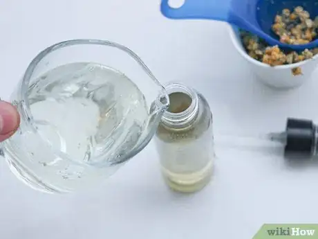 Imagen titulada Make a Hair Lightening Spray Step 4