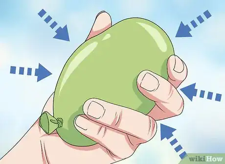Imagen titulada Pop a Balloon Step 2