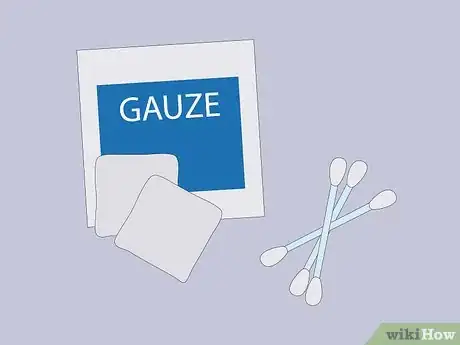 Imagen titulada Clean a Baby's Tongue Step 2