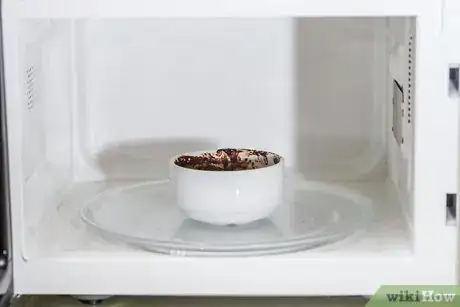 Imagen titulada Make Chocolate Covered Fruit Step 1