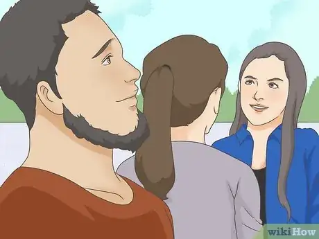Imagen titulada Check Out a Girl Without Her Noticing Step 1