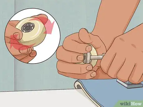 Imagen titulada Get the Bearings out of Skateboard Wheels Step 4