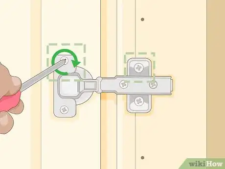 Imagen titulada Adjust Kitchen Cabinet Doors Step 3