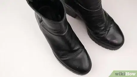 Imagen titulada Keep Leather Boots from Cracking Step 15