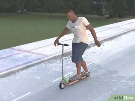 Imagen titulada Do Razor Scooter Tricks Step 8