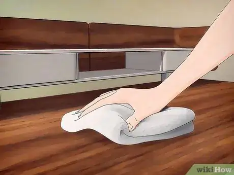 Imagen titulada Organize Your Desk Step 2