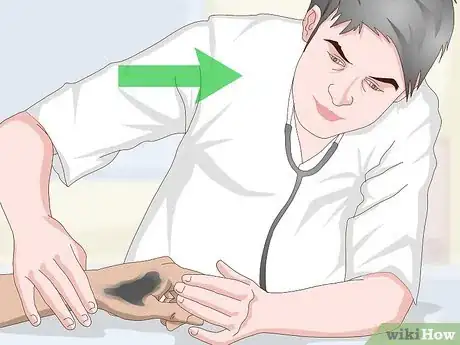 Imagen titulada Remove Tar From Skin Step 2