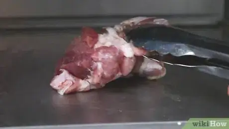 Imagen titulada Check That Pork Is Cooked Through Step 6
