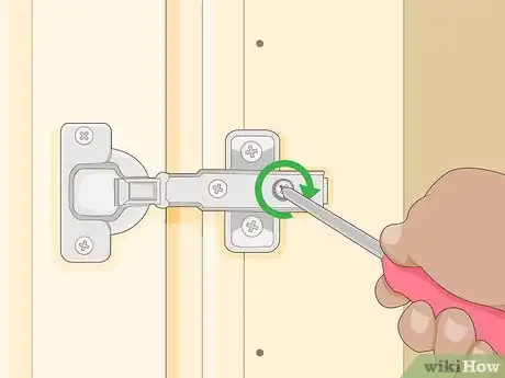 Imagen titulada Adjust Kitchen Cabinet Doors Step 2