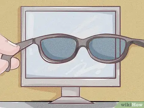 Imagen titulada Tell if Sunglasses Are Polarized Step 12