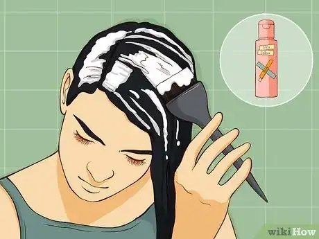 Imagen titulada Dye Hair Blonde from Black with Minimum Damage Step 10