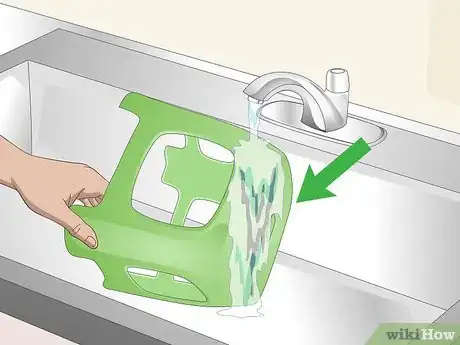 Imagen titulada Remove Paint from Plastic Step 5