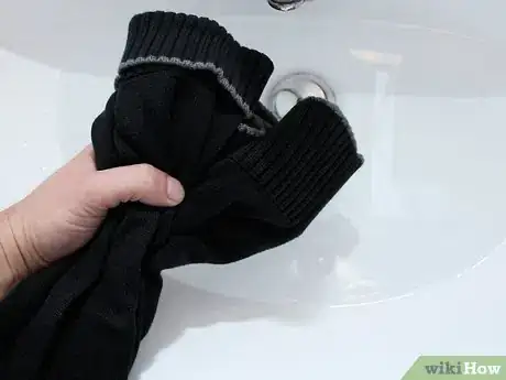 Imagen titulada Shrink a Sweater Step 5