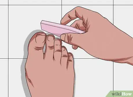 Imagen titulada Do a Self Pedicure Step 11