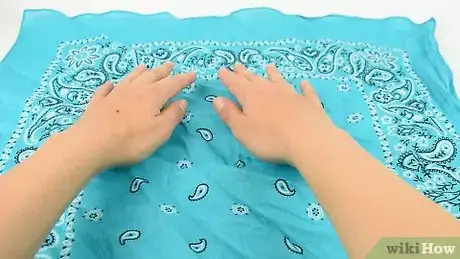 Imagen titulada Tie a Bandana Like a Headband Step 2