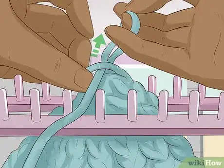 Imagen titulada Knit a Blanket on a Loom Step 18.jpeg