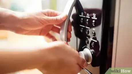 Imagen titulada Make Hot Chocolate in the Microwave Step 2