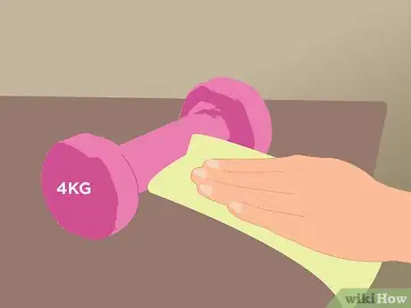 Imagen titulada Sanitize Gym Equipment Step 5