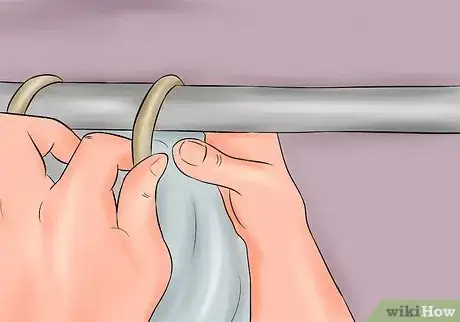 Imagen titulada Install a Shower Curtain Step 14