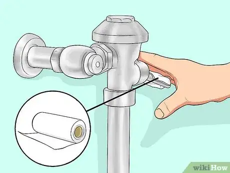 Imagen titulada Use a Public Restroom Step 2