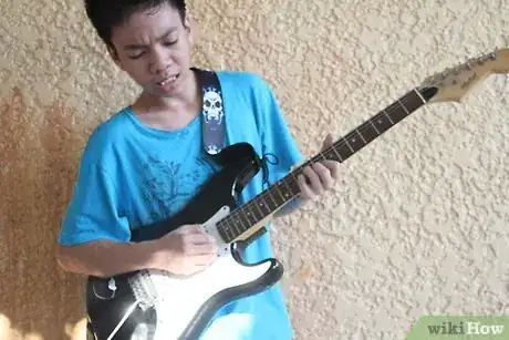 Imagen titulada Do Guitar Moves Step 5
