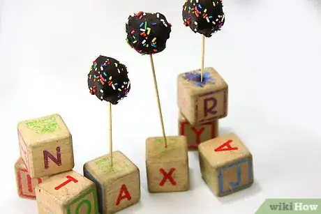 Imagen titulada Make a Cake Pop Holder Step 20