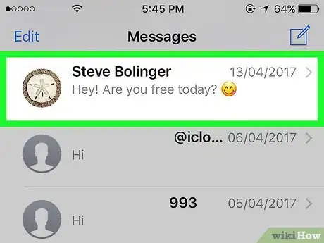 Imagen titulada Send Bitmoji in Text on iPhone or iPad Step 2