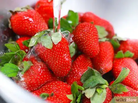 Imagen titulada Make Simple and Fresh Strawberry Jam Step 1