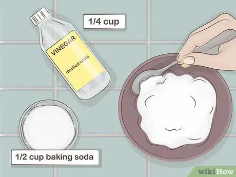 Imagen titulada Clean Soap Scum from Glass Shower Doors Step 4
