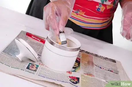 Imagen titulada Remove Paint from Metal and Plastic Models with Dettol Step 9