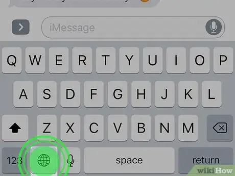Imagen titulada Send Bitmoji in Text on iPhone or iPad Step 4
