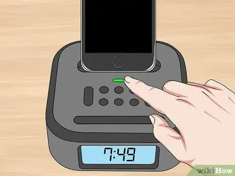 Imagen titulada Set the Clock on iHome Step 12