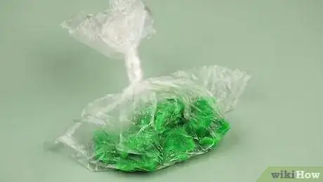 Imagen titulada Make Playdough Soft Again Step 10