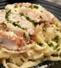 cocinar pasta alfredo con pollo