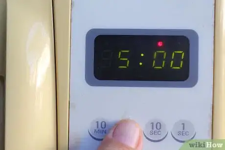 Imagen titulada Cook Butternut Squash in the Microwave Step 21